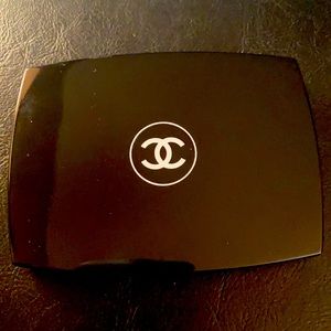 Chanel 9 shades eye shadow